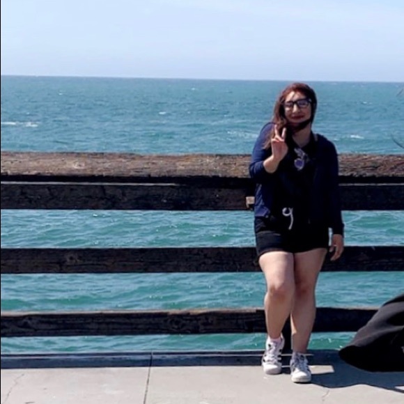 Meet your Posher, Yadis - Picture 1 of 1